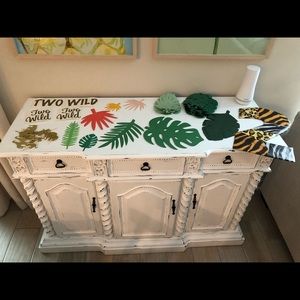 Two Wild birthday decor